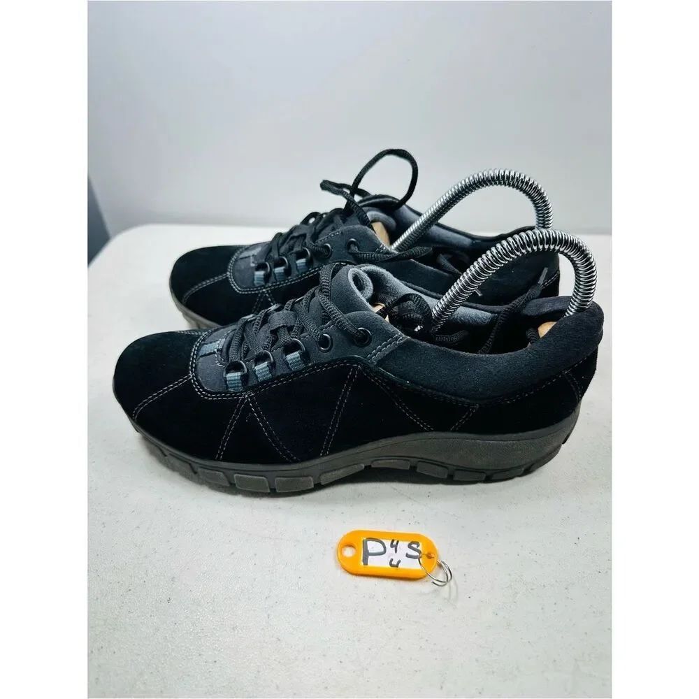 Women's CLARKS Triumph Film Black Suede Leather Sneakers size 7